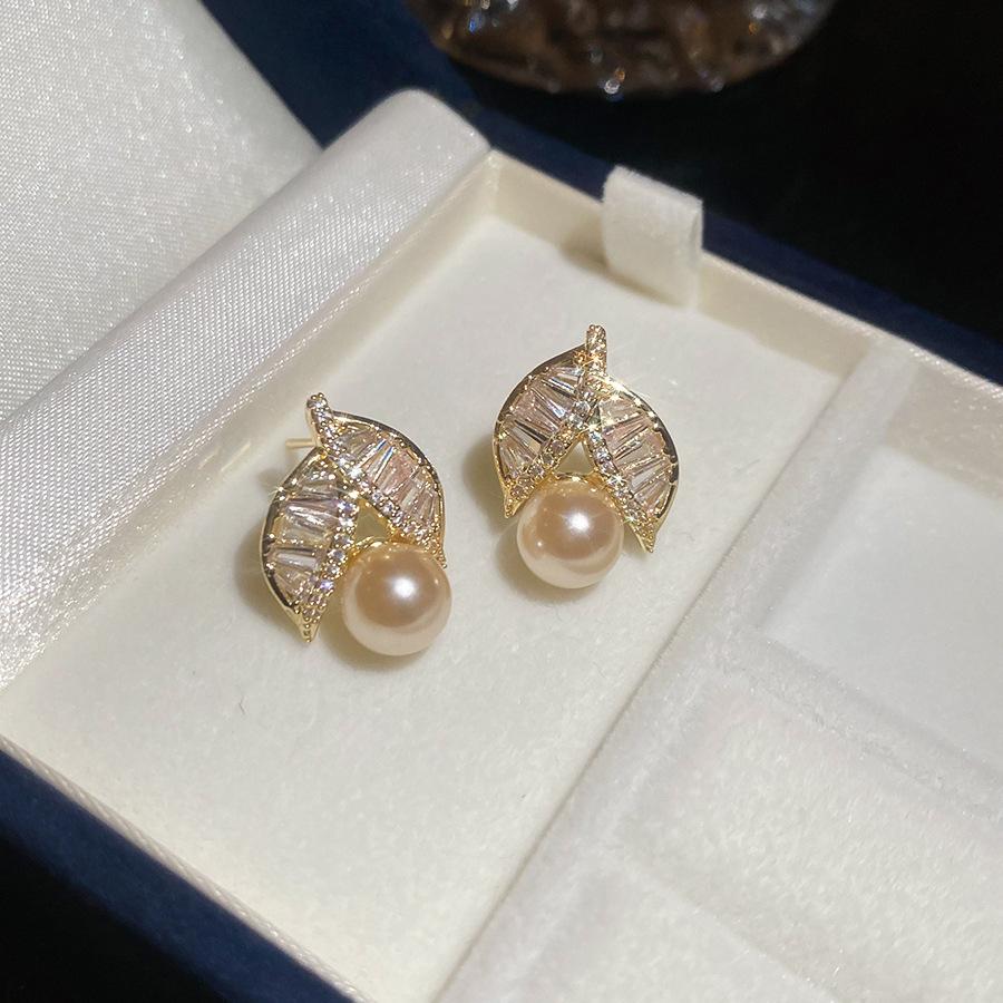 

Real gold electroplated zircon star pearl stud earrings retro elegant earrings earrings women