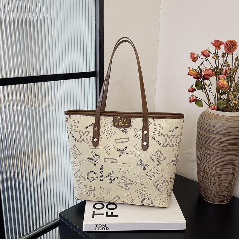 

Large capacity popular fashion printing 2025bag portable shoulder armpit bag versatile women tote bag one size fits all