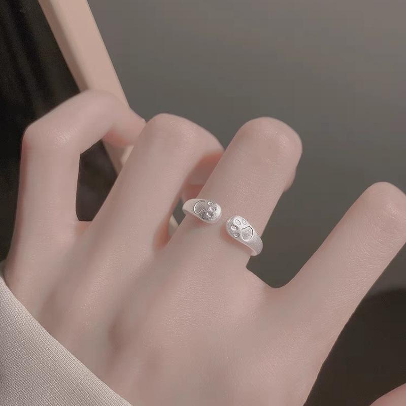 Female Minimalist Niche Cat Paw Ring J461