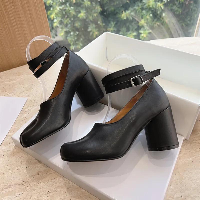 Vintage Spring Fashion Slipt Toe Tabi Women Pumps Chunky Round Heeled Ankle Strap High Heels Patent Leather Party Shoes