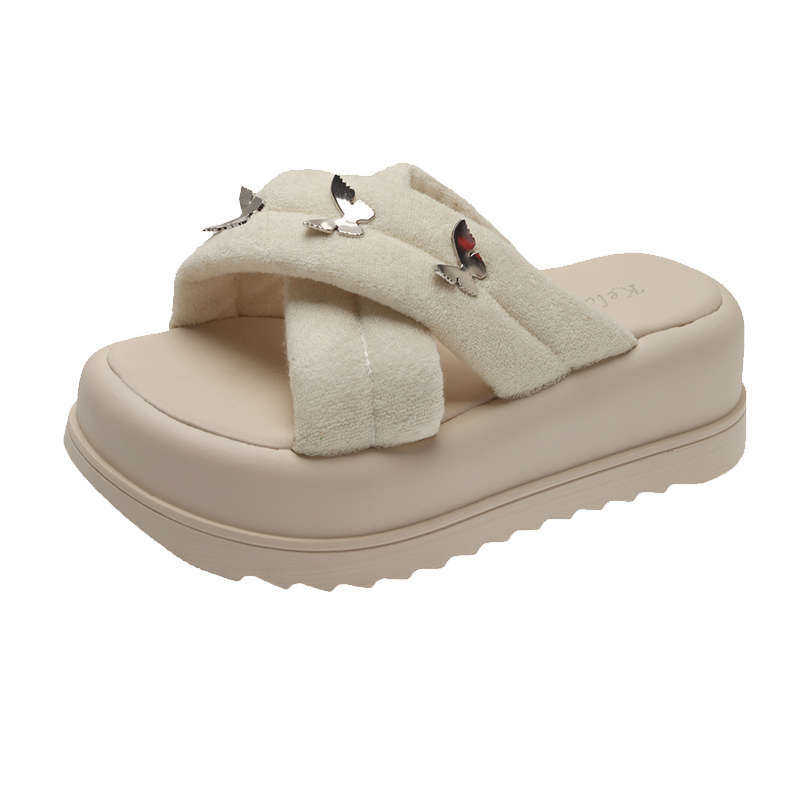 Summer slippers women's wear 2025 new Internet celebrity thick bottom heightening one-word drag niche high-end non-slip cool slippers