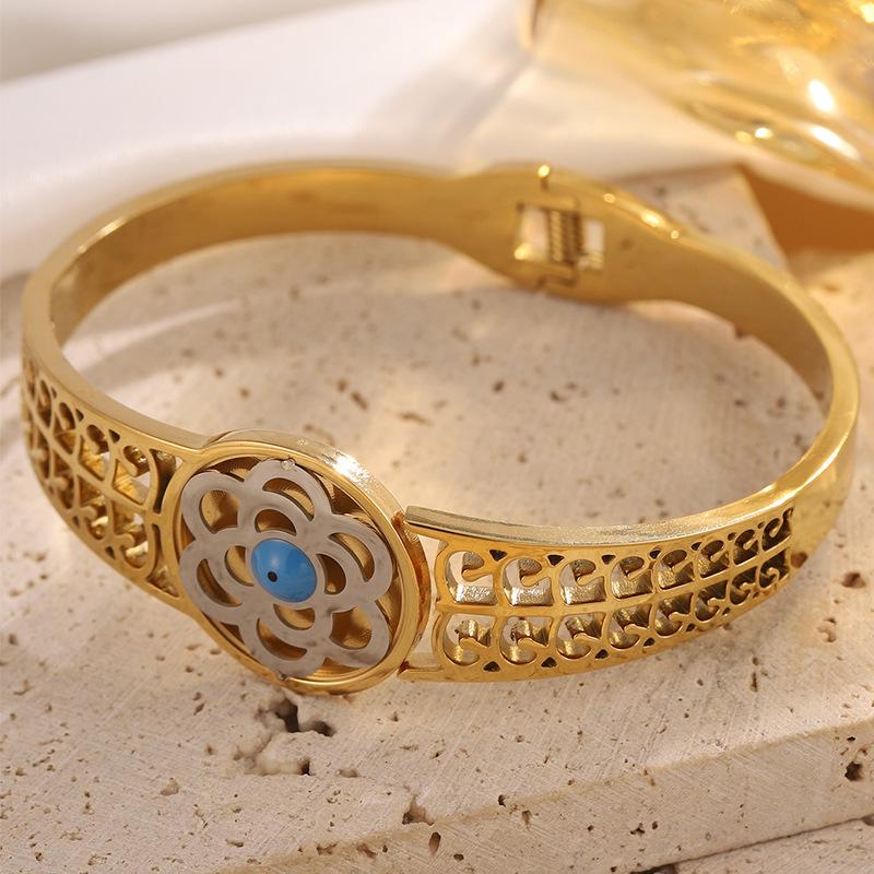Women's Tall Tree of Life Four-leaf Flower Hollow European and American Style Jewelry Bracelet