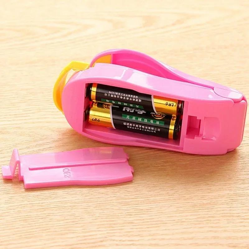 Portable Snack Bag Sealing Clip Household Tool Handheld Household Small Food Seals Machine Packaging Plastic Bags Seal Machine