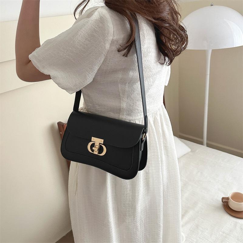 French Retro Fashion Underarm Bag Women's New Spring and Summer Commuting Casual Small Square Bag Fashionable Crossbody Bag Women