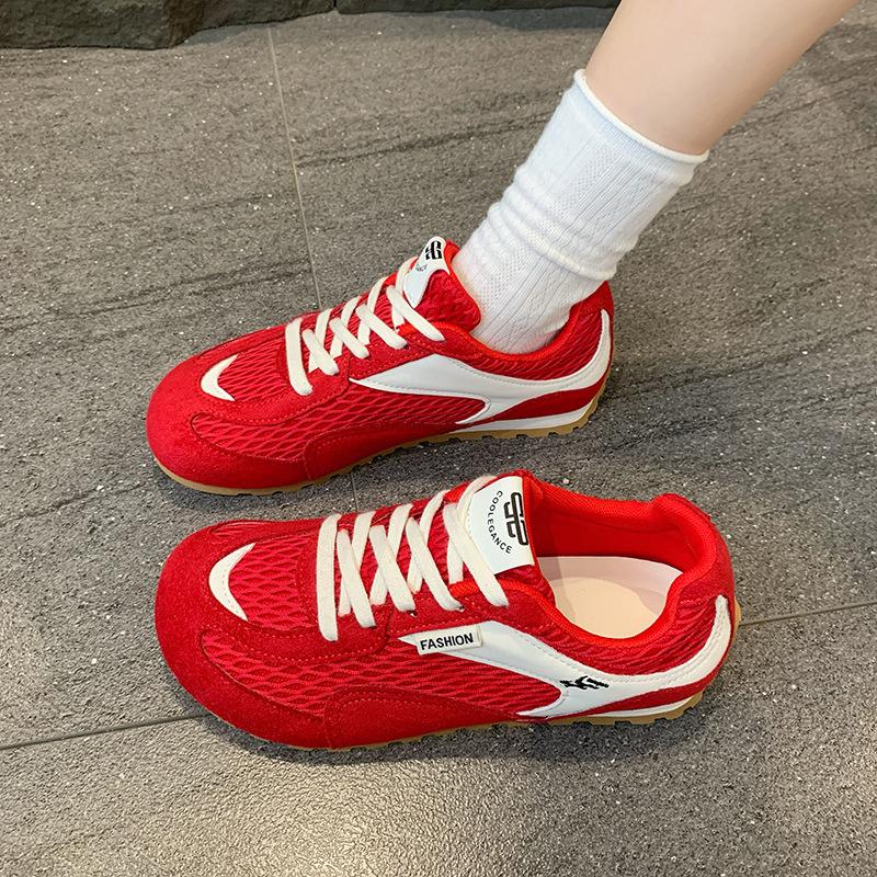 

Retro versatile sports women s shoes, new summer breathable casual shoes, mesh flat bottom 35 красный