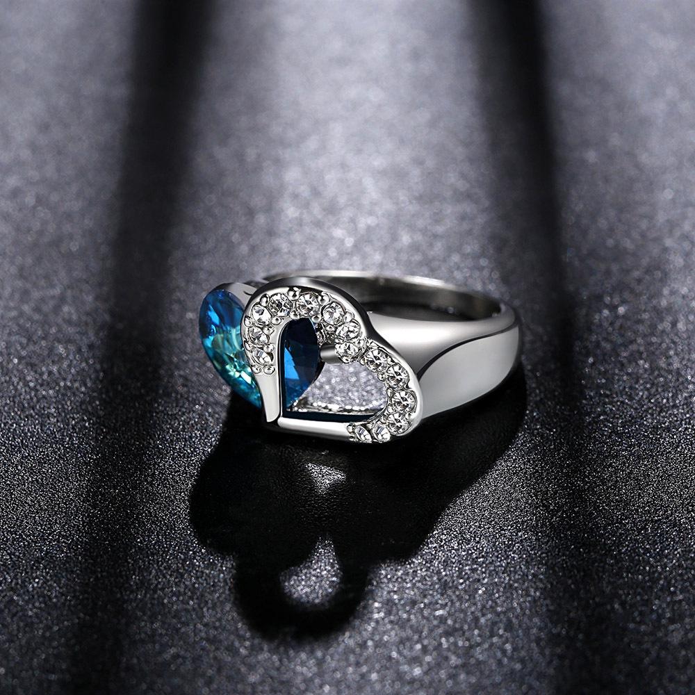 Přehnaný prsten Srdce oceánu s mikro-pavé krystaly