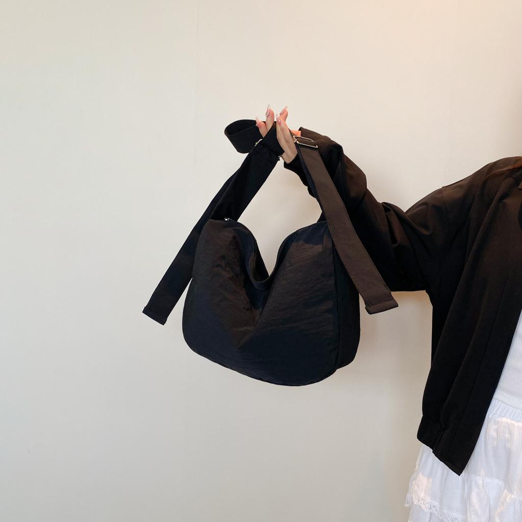 Japanese Casual Simple Shoulder Handbag 2025 New High-value Trend Literary and Artistic Style Shoulder Oblique Span Bag