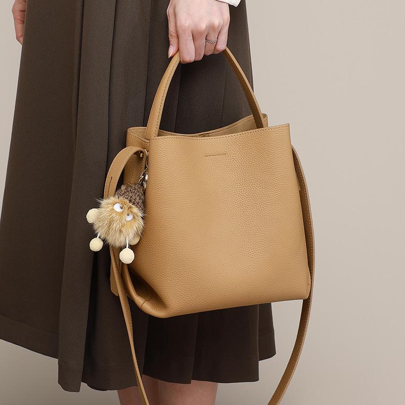 Genuine Leather Women's Crossbody Bucket Bag - Large Capacity, High-End Feel for Spring/Summer