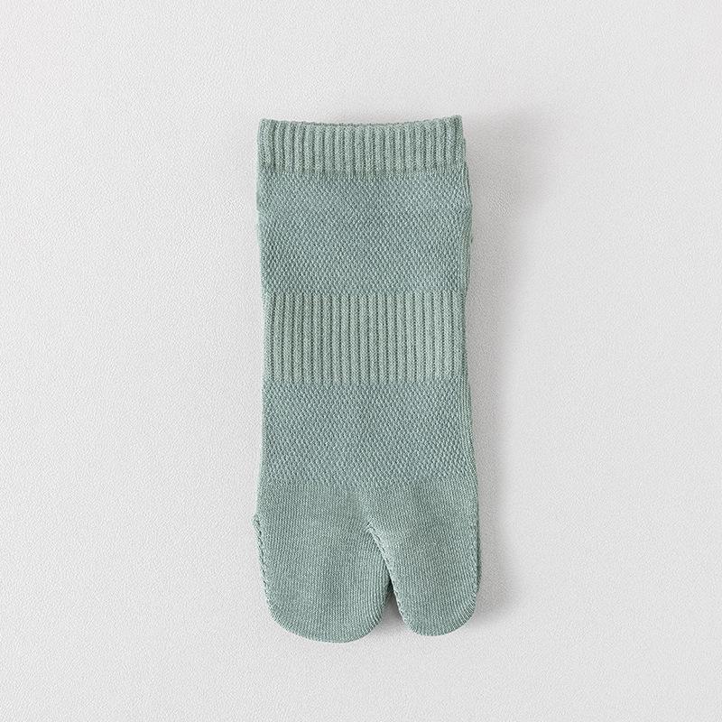 Two-finger Short Socks for Men, Spring and Summer, Thin Cotton Socks, Boneless Mesh, Sweat-absorbing and Non-dropping, Low-top Thumb Split Socks