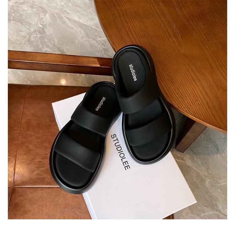 Spot second hair! Grape mother same shoes round head thick sole wide edge double word with soft elastic stepping on shit cool slippers women