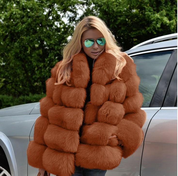 Europäische und amerikanische Winterjacke mit verdickter, lockerer Temperament und Pendeln in Volltonfarbe mit Kaninchenfell