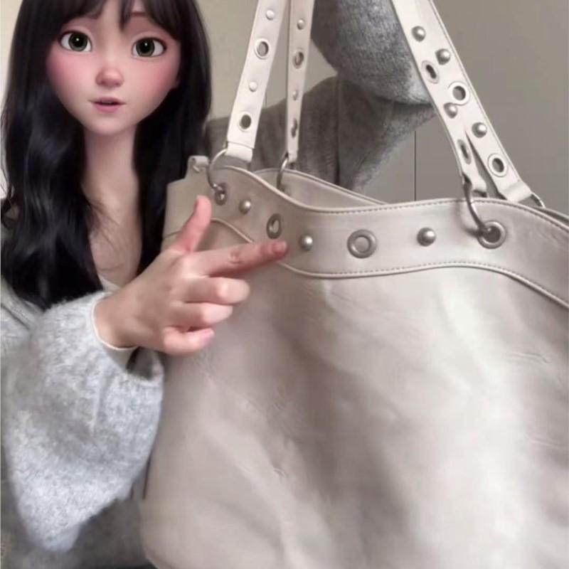 Retro Hot Girl White Rivet Tote Bag Women Punk Leather Large Capacity Shoulder Bag Ladies Fashion Commute Versatile Underarm Bag