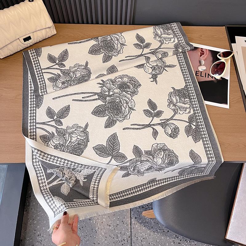 French Retro Small Fragrance Elegant Temperament Scarf Holiday Surprise Gift Fashion Atmosphere Printed Shawl