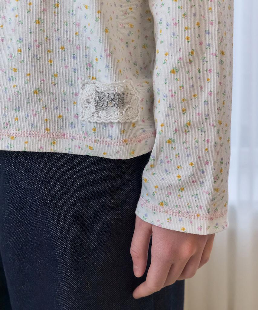 Beibibeullunideuljeu Petit Flower Henley-Neck T-Shirt White