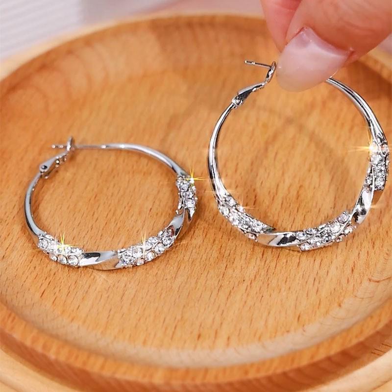 Elegant Silver Rhinestone Ear Cuff: Lightweight, Fashionable, Versatile Large Hoop Earring