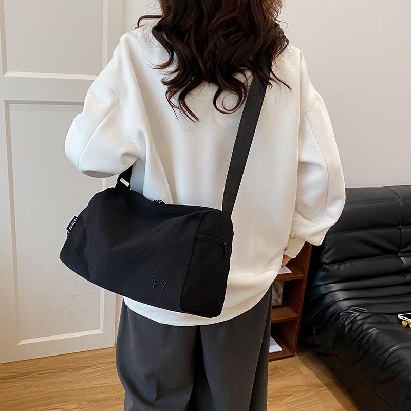 New Lightweight Solid Color Shoulder Messenger Bag Popular In Summer Simple Casual Versatile Large Capacity Tote Bag Women