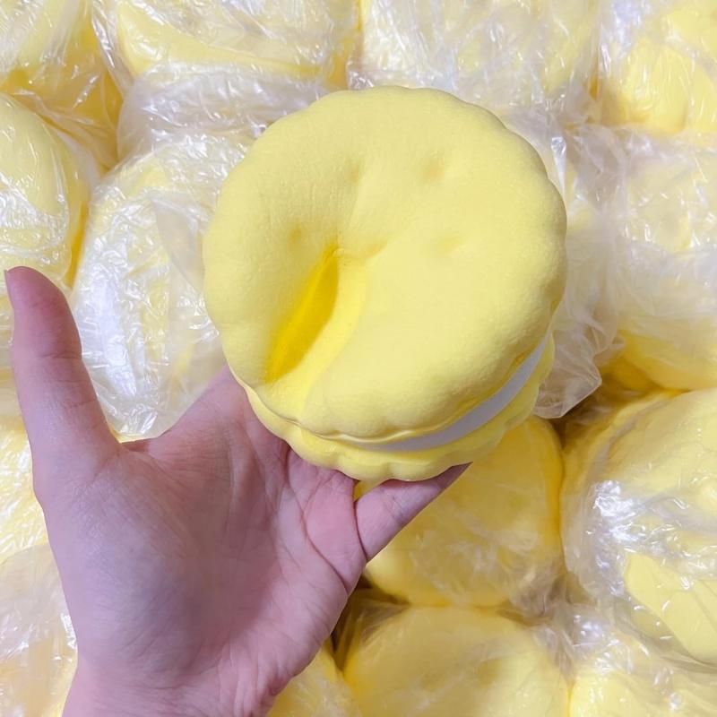9cm Pomalu se vracející Squishy hračky, 3vrstvá Super měkká Realistická Sendvičová sušenka Mačkací hračka, Jídlo Squishies pro úlevu od stresu