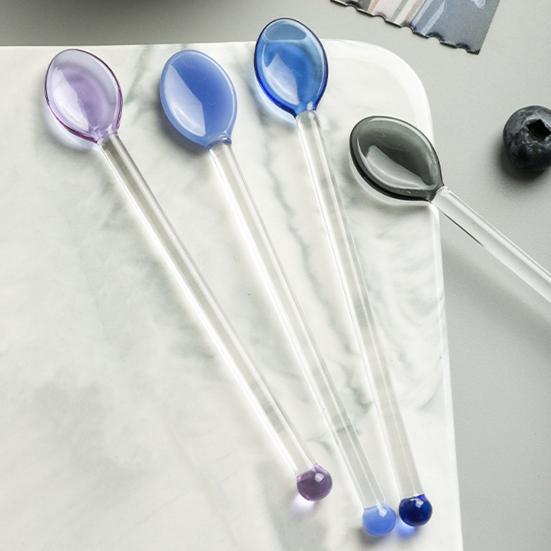 Barevná skleněná lžíce Ergonomická lžíce s dlouhou rukojetí Nádherná kávová lžička na míchání nabírání čaje mléka polévky
