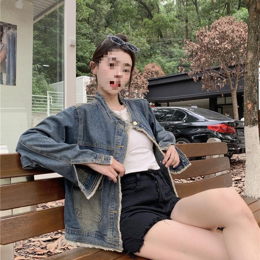 Retro Hong Kong Style Frayed Denim Jacket with Washed Slim-Fit and Pocket Design