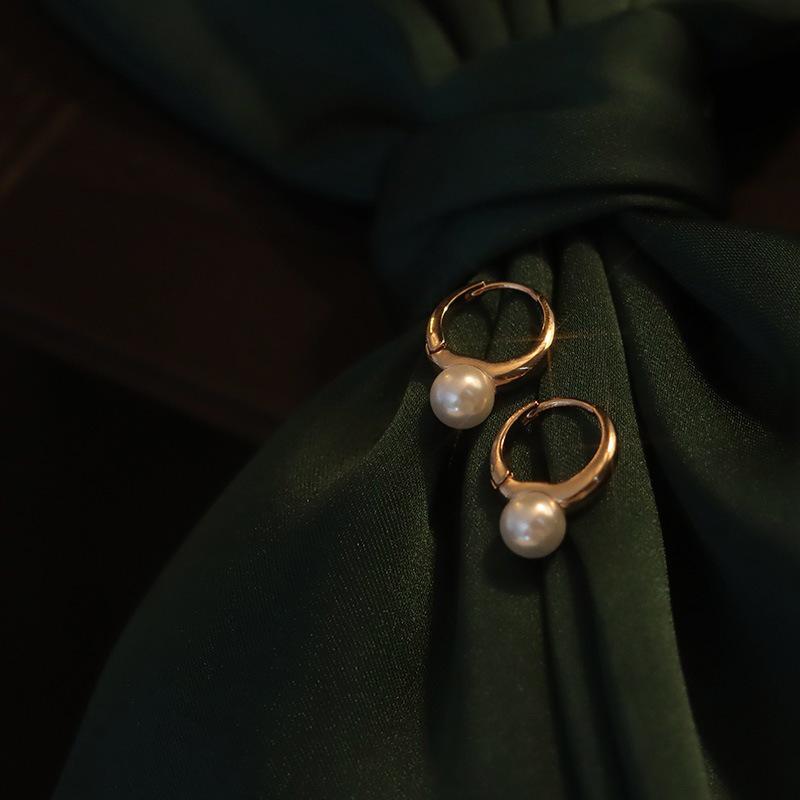 Korean Style Simple Pearl Circle Earrings - Women s Fashionable and Creative Temperament Accessories Standard Size