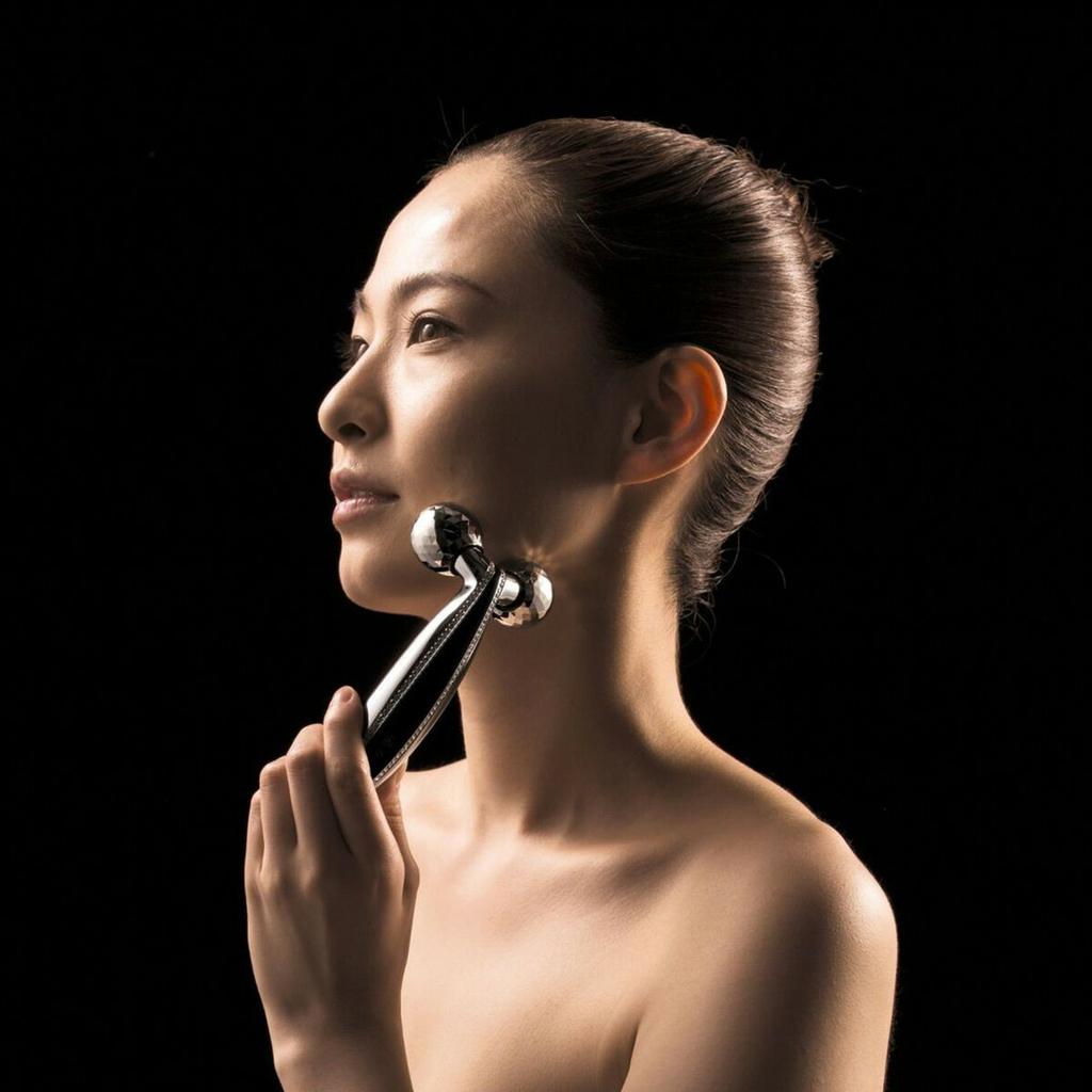 Get 1000 yen coupon posting review Immediate Delivery ReFa Crystal Carat Face Facial Roller Beauty Esthetic Official Retailer