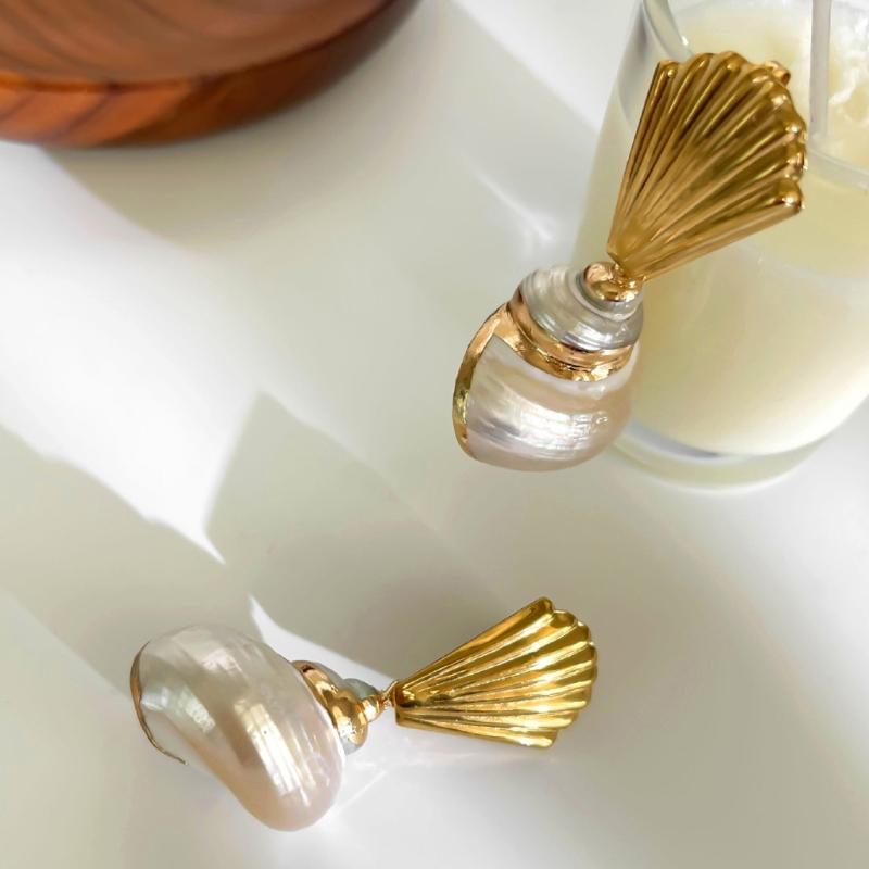 Ocean Inspired Conch Earrings Elegant Stainless Steel Jewelry Perfect for Parties Weddings and Everyday Use