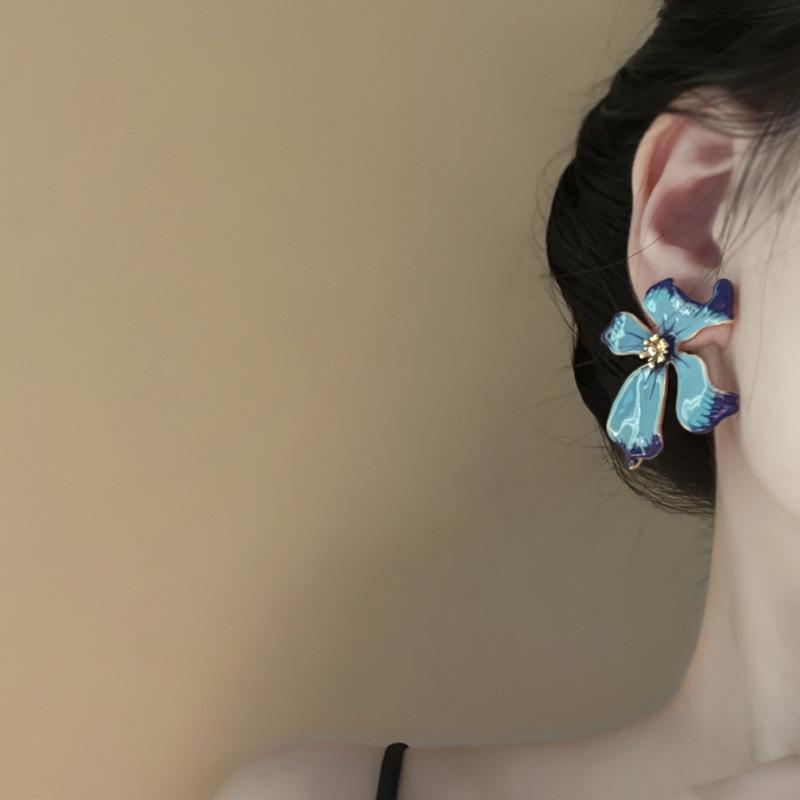 Silver Needle Butterfly Heart Earrings with Blue Gradient Drip - Elegant Autumn/Winter Studs