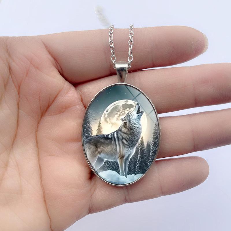 Howling Wolf Moon Oval Women's Jewelry Retro Gift Pendant Necklace