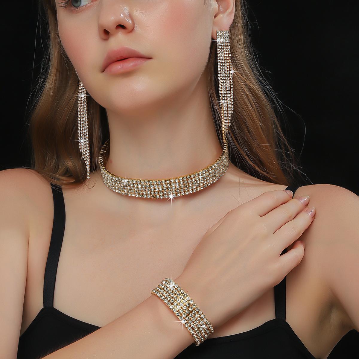 

European and American Light Luxury Flower Water Necklace Earrings Two Piece Set Bridal Banquet French Jewelry Accessories
