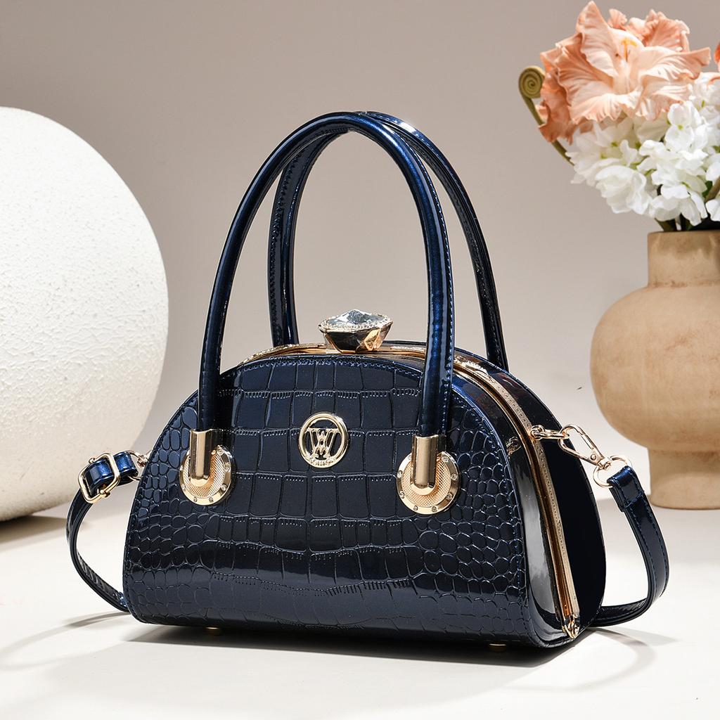 2026 New Women's Gold Handbag  Light Luxury Shiny Leather Shell Bag