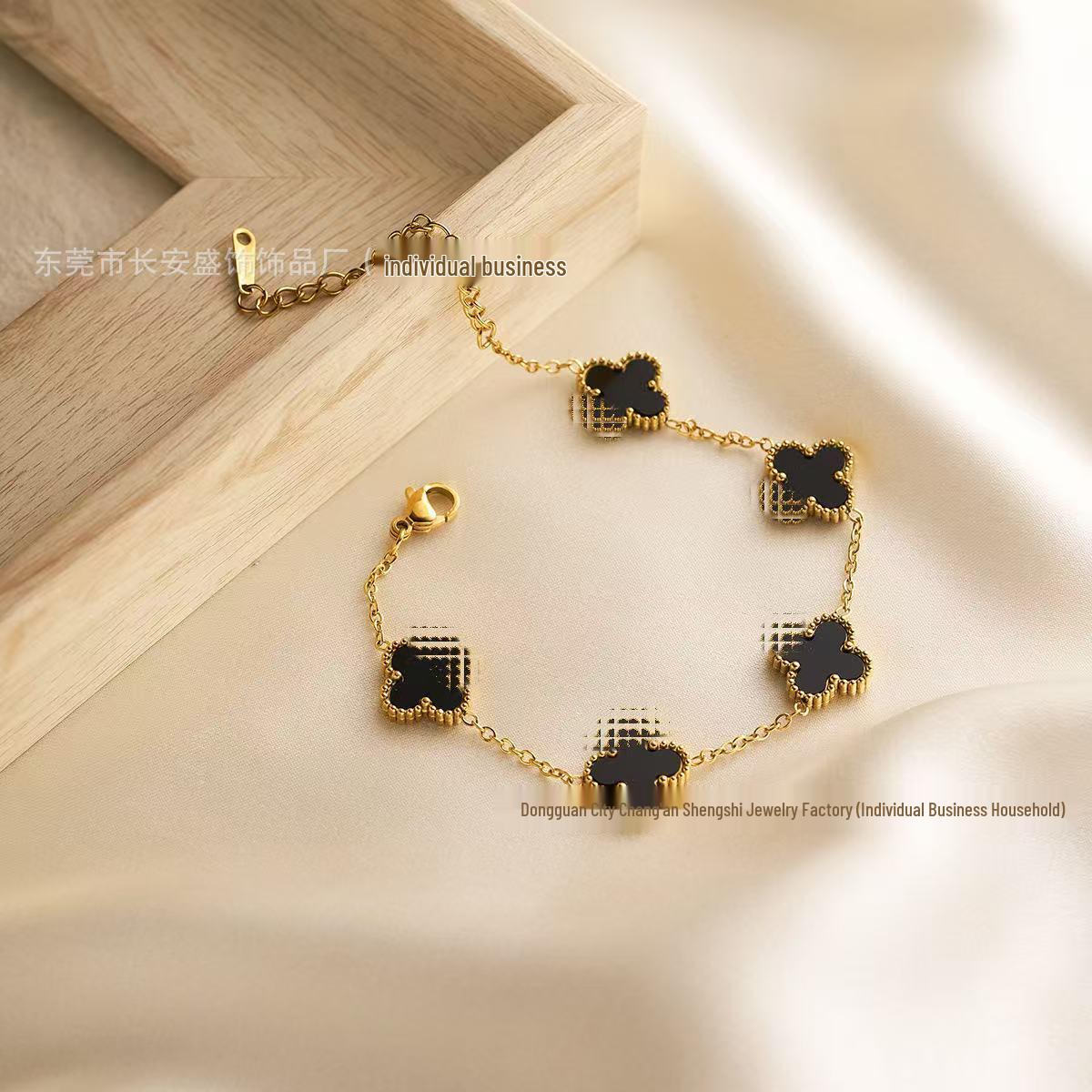 

Роскошный женский браслет с четырехлистным клевером и ракушкой, инкрустированной бриллиантами 18K