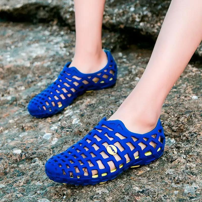 Fashion Closed Toe Man Sandals Couple Hole Pvc Summer Sale New Fashion Casual 39 Color Original Outdoor 2025 Expensives Adult Shoes Men