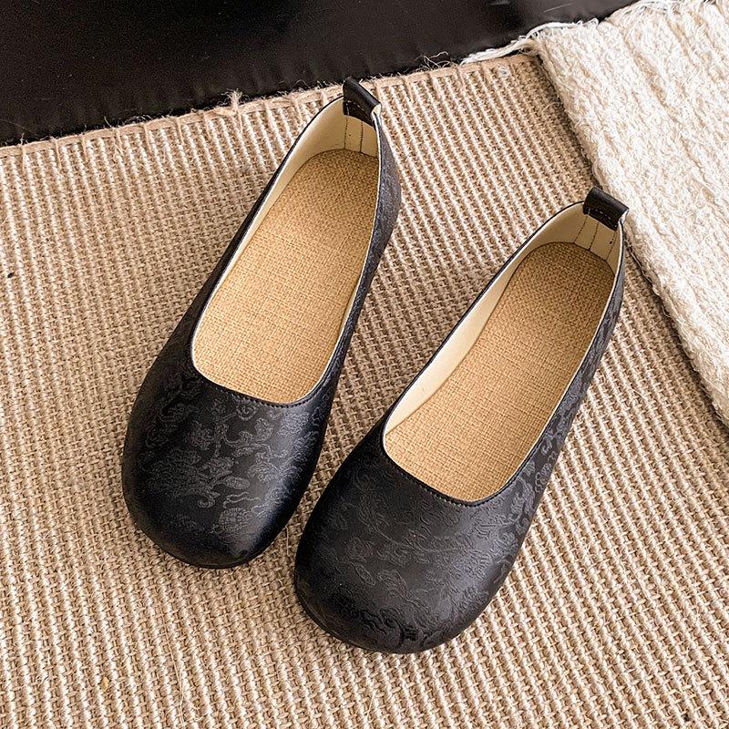 

ladyshoes women s autumn flats soft leather 2025 new round head shallow mouth single shoes French soft sole grandma shoes Doudou shoes women 35 чорний