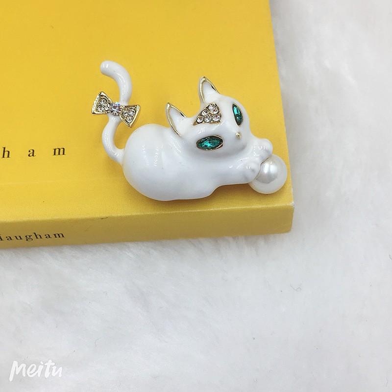 European & American Retro Kitten Rhinestone Brooch with Exquisite Inlaid Diamonds