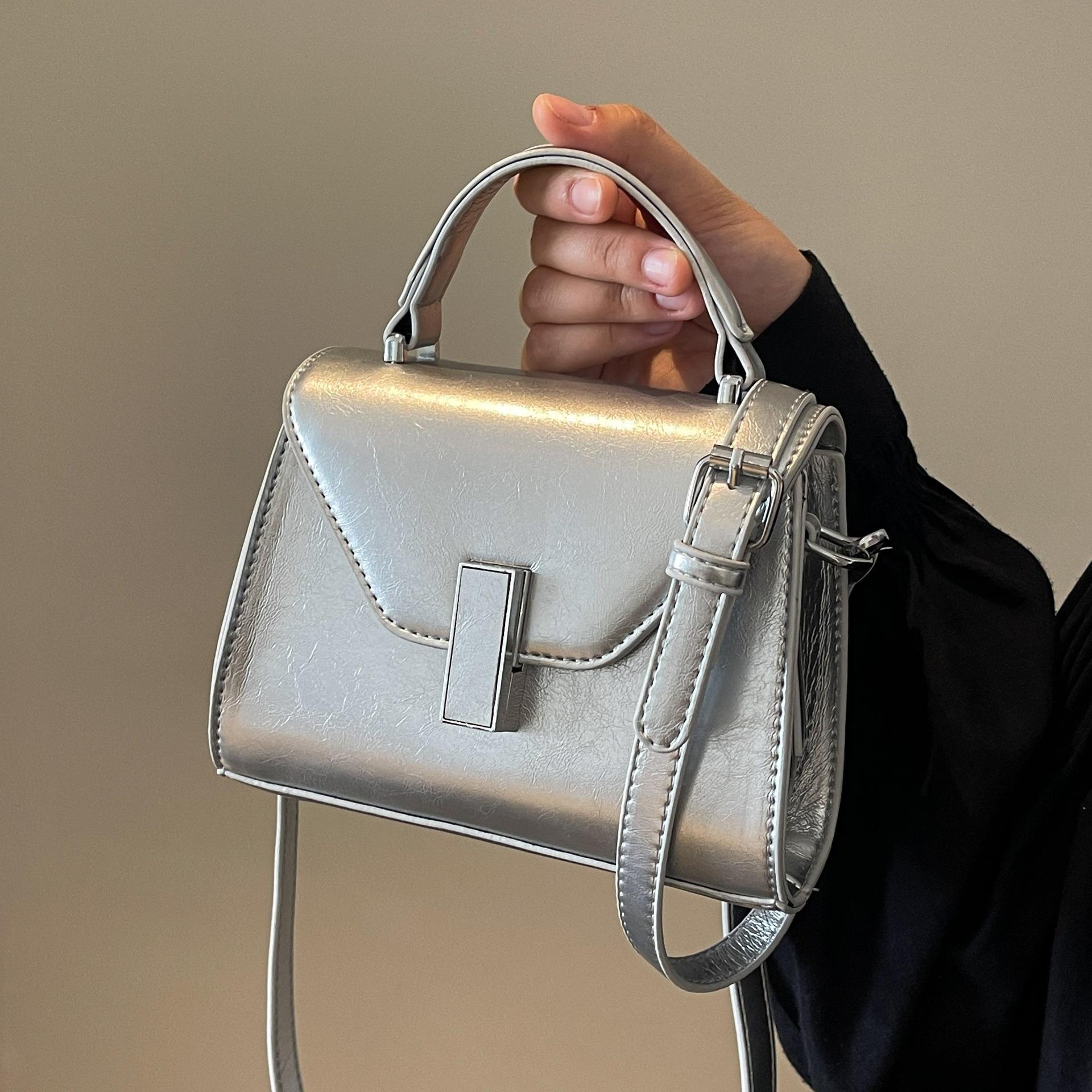 Wucifang Bags Women's Black/White/Red Fashion Small Hand Bag New Oblique Span Commuter Small Square Bag
