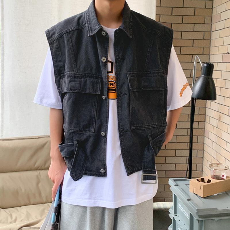 sleeveless windcheater