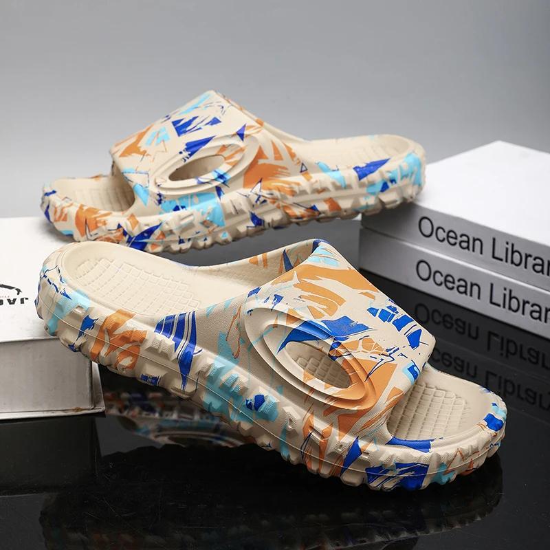 Outdoor Men Slippers Lightweight Men Beach Shoes Non-Slip Bathroom Slides Soft Indoor Home Sandals  Fashion Flip Flop