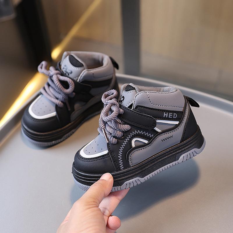 Children's sneakers 2025 spring and autumn boys solid sole board shoes girls high top bread shoes Velcro baby shoes