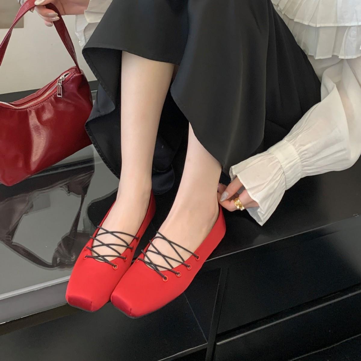 

Extravagant satin temperament square head cross strap versatile ballet shoes spring and autumn versatile flat shoes 39 синий