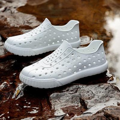 Neue Strandsandalen Perforierte Schuhe Herren Rutschfest Arbeitsschuhe Sommer Gartenschuhe Wasserschuhe Ultraleichte Outdoor-Laufschuhe