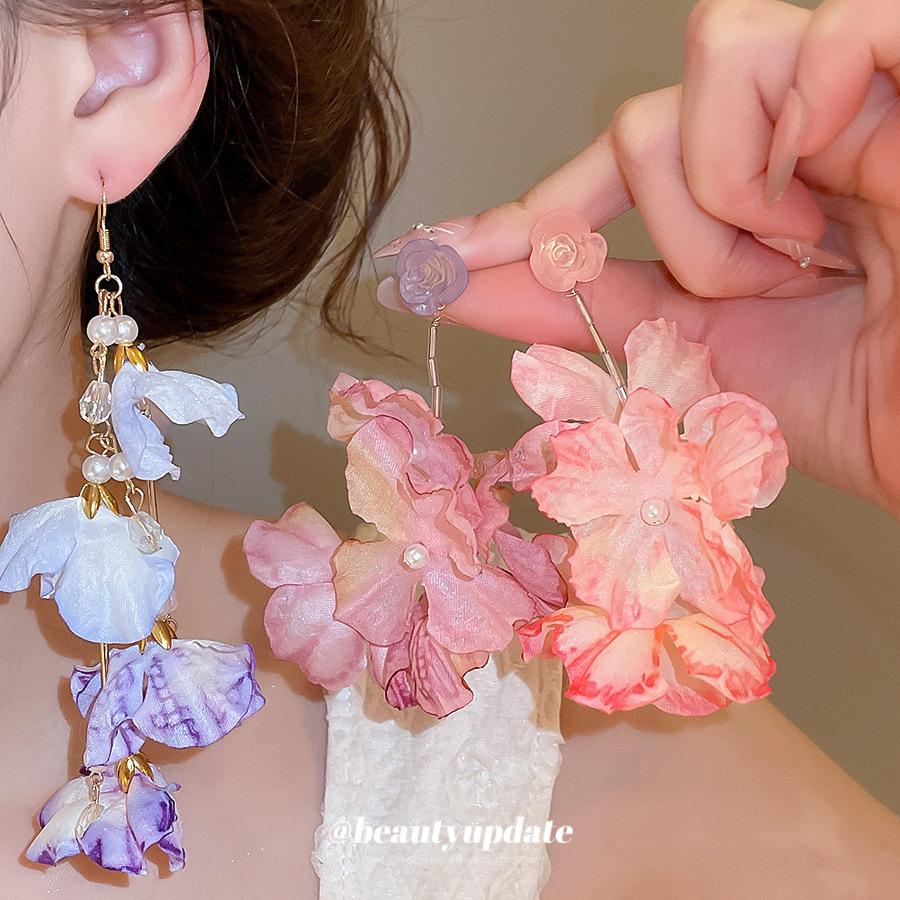 High-End Resin Flower Pearl Tassel Earrings – Silver Studs for Women