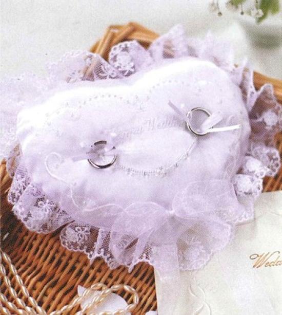 Hamanaka Wedding Kit Embroidered Ring Pillow Aurora H431-122