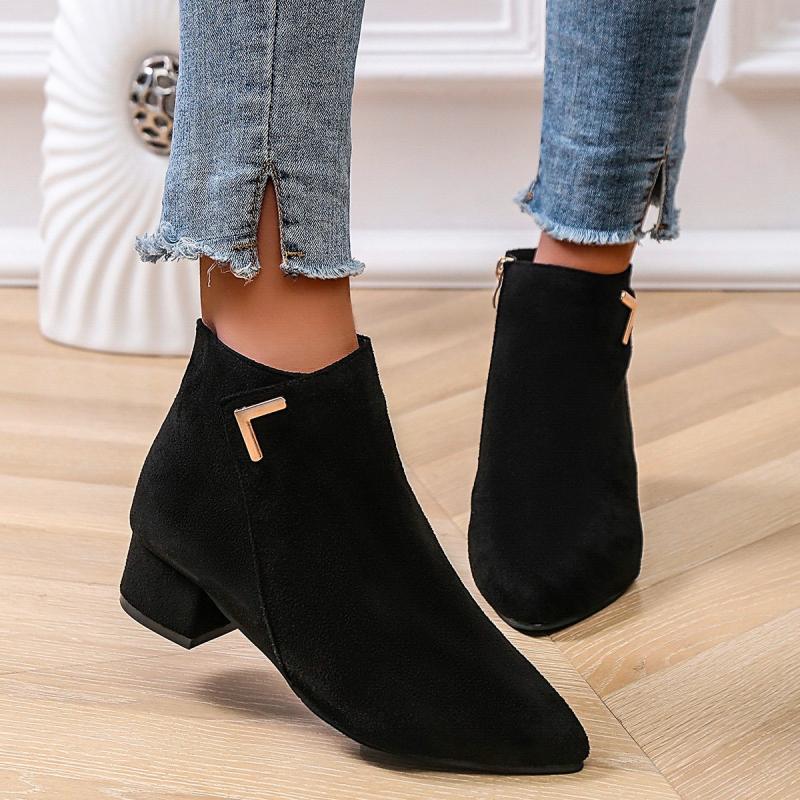 Fashion Casual Metal Decoration Solid Suede Ankle Boots Women Pointed Toe Medium Heel Chelsea Boots Women 2025 Classic Winter Shoes