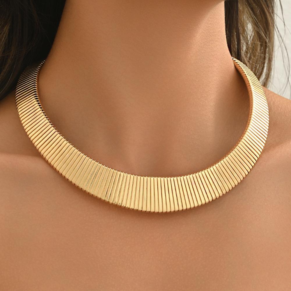 

Gold Snake Bone Chain Necklace Vintage Exaggerated Collarbone Chain Chunky Choker Necklace Girls золотий