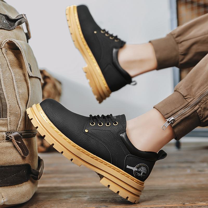 Duże jesienne męskie buty codzienne skórzane buty z szerokim noskiem Brytyjska podwyższona platforma odporne na zużycie i antypoślizgowe buty męskie