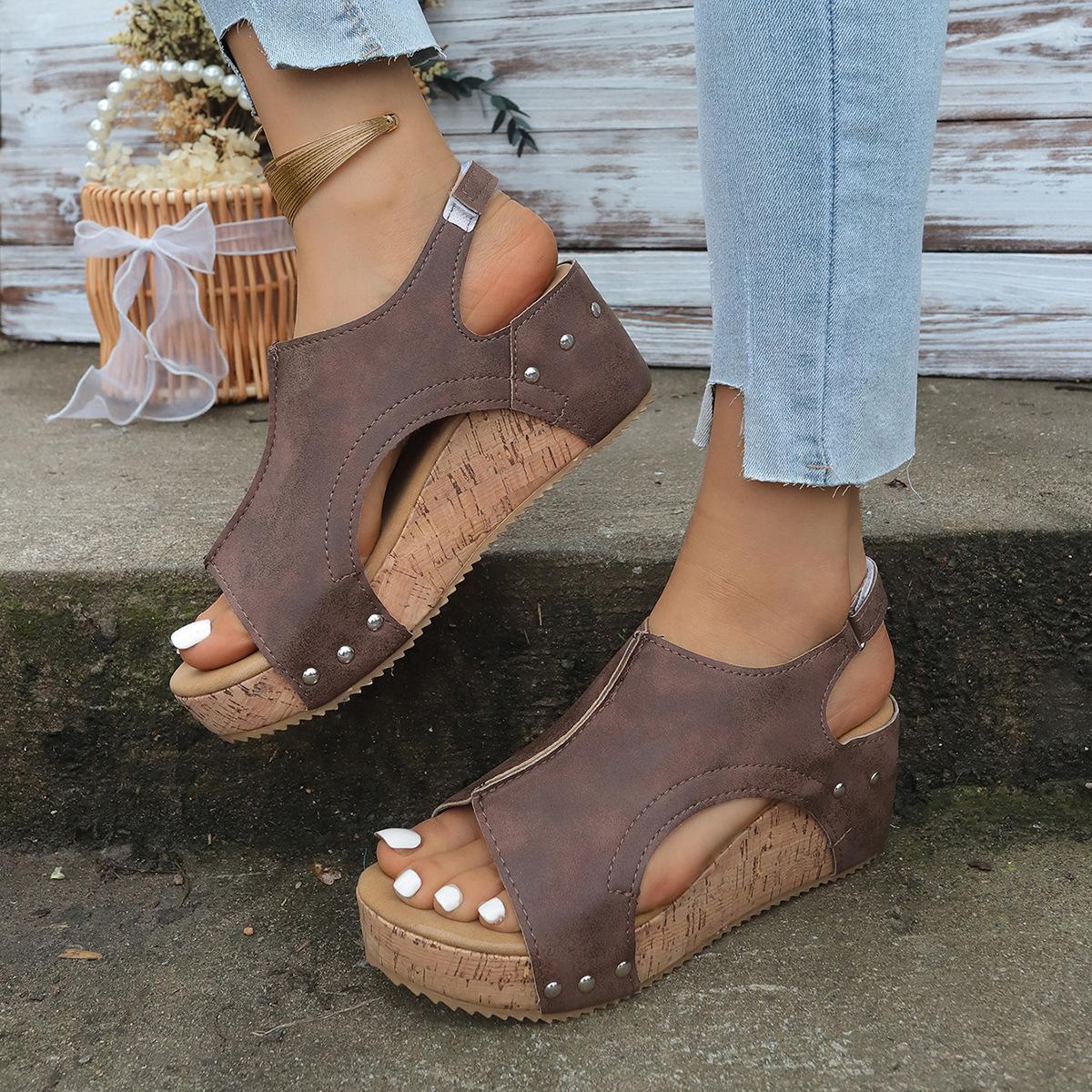 

Большие размеры босоножек на танкетке женские 2024 года европейская и американская мода повседневные босоножки с заостренным носком женские 2025 года популярные босоножки 36 чёрный