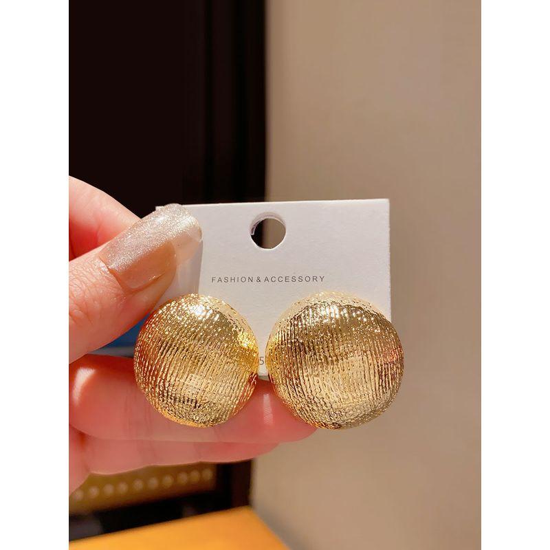 Retro Aloofness Style Metal Semisphere Large Earrings Female Fashion High-Key Dignified Fancy Stud Earrings 18K Golden Earrings