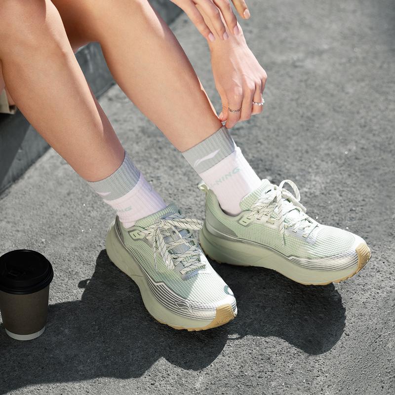 New LiNing CF Tracing Slip Resistant, Abrasion Resistant Cushioning Low Top Hiking Shoes Unisex Silver Green AHCV037-2