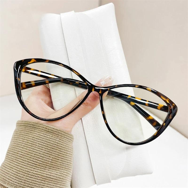 Retro Transparent Computer Glasses Frame Women Men Anti Blue Light Oval Glasses Blackout Glasses Optical Glasses Lenses