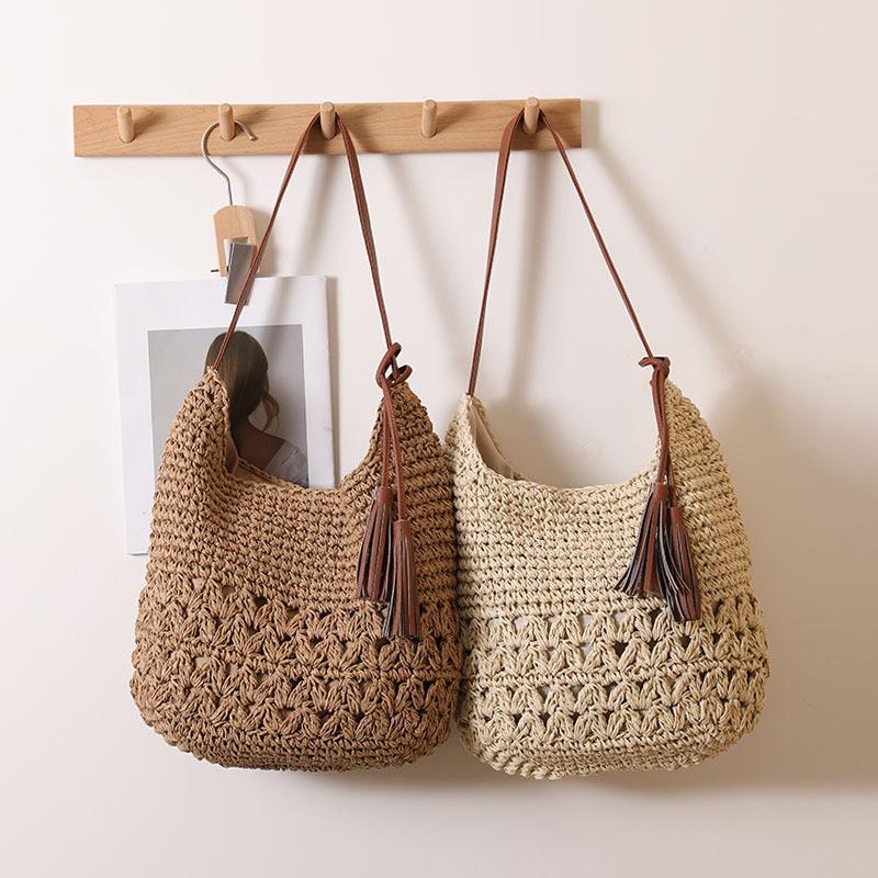 IELGY Hollow Straw Bag Tassel Woven Seaside Vacation Beach Bag Leisure